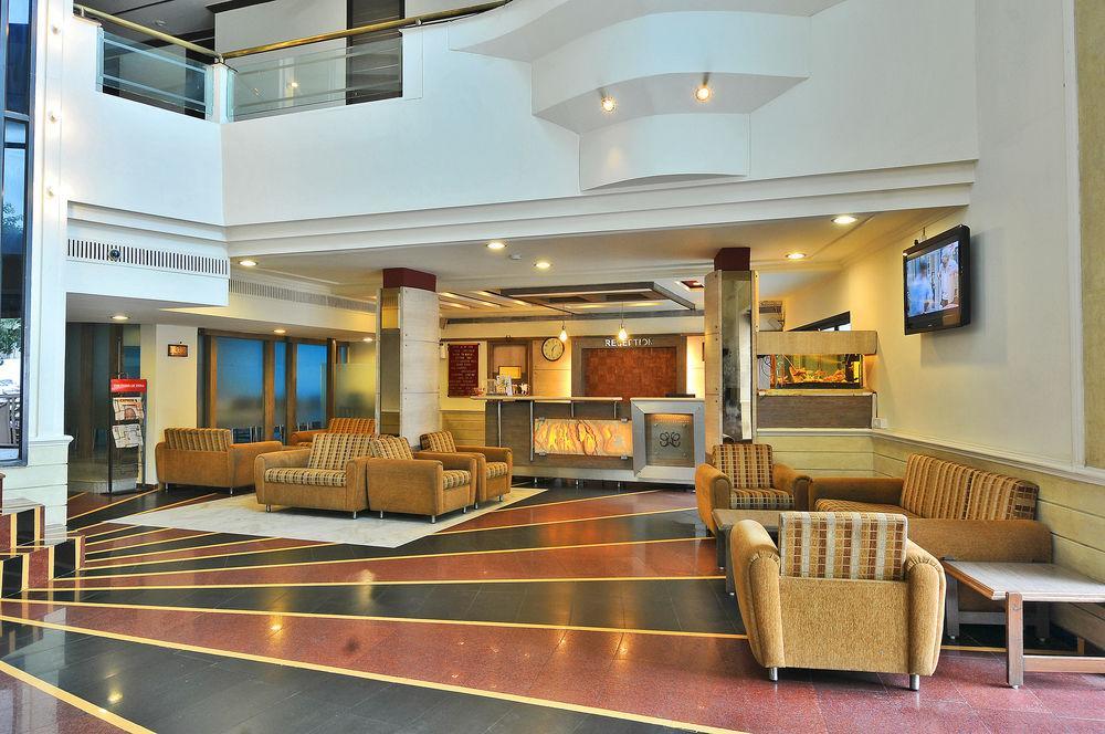 Hotel The Westend Ahmadábád Exteriér fotografie